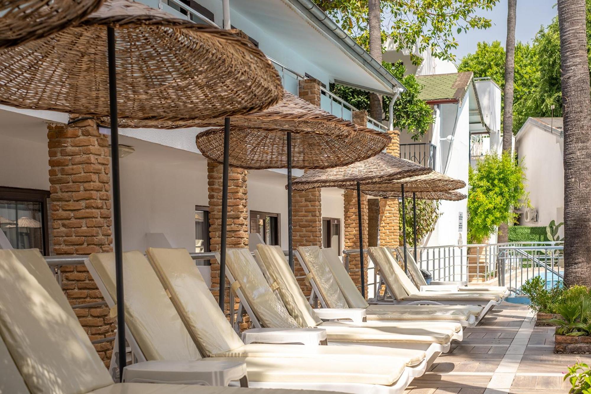 Otel Tropic Club & -