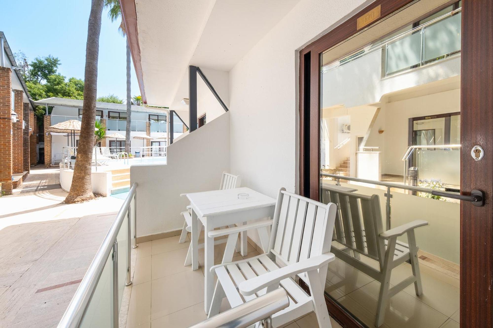 Tropic Club & - Otel 3*