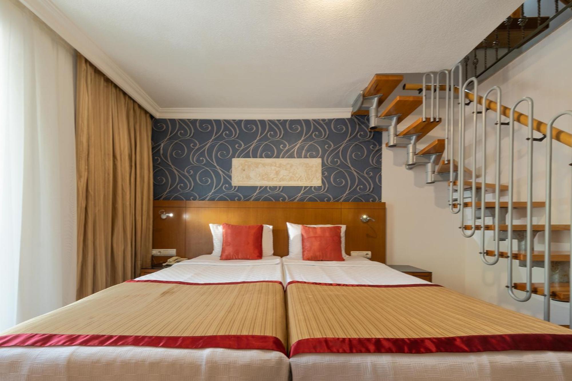 Otel Tropic Club & -