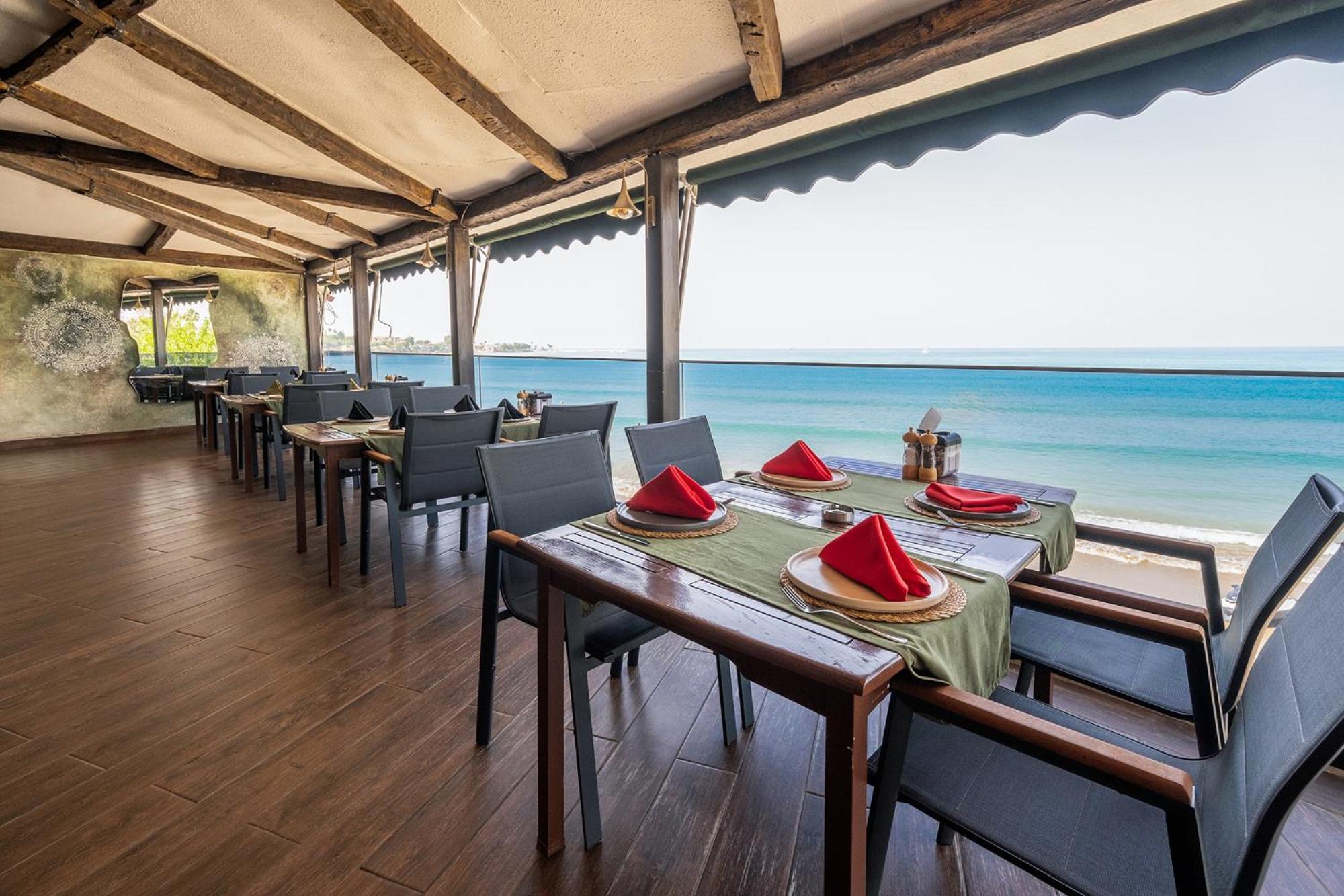 Tropic Club & - Otel 3*