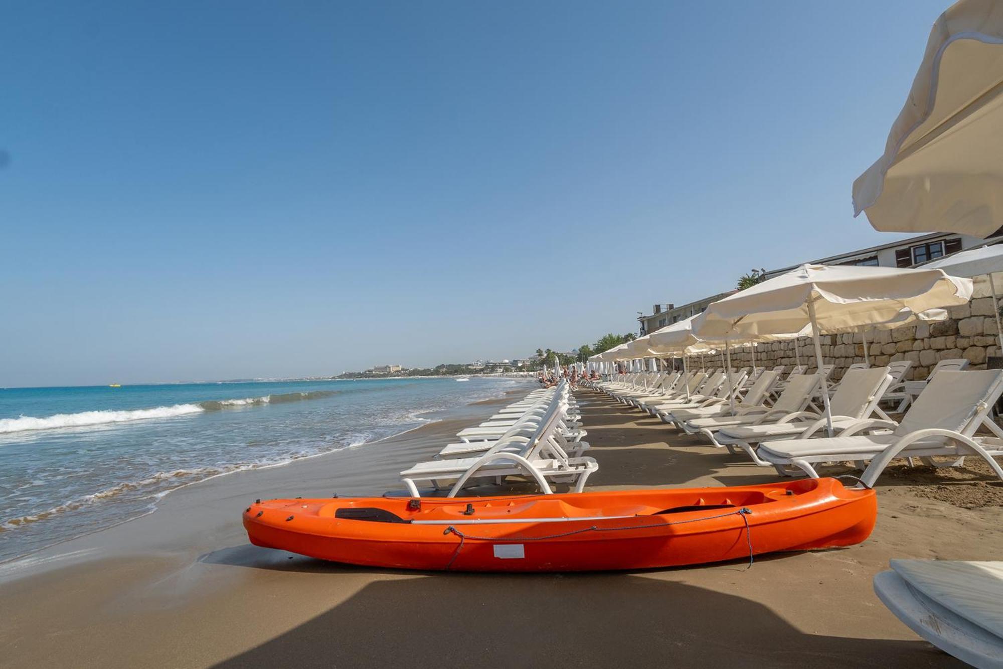 Tropic Club & -